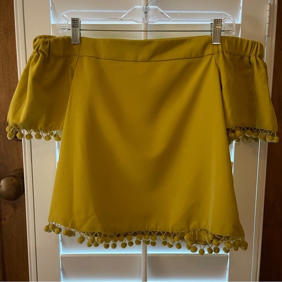Willow & Clay Pompom Off the Shoulder Top in Citron, Medium - Picture 3 of 11